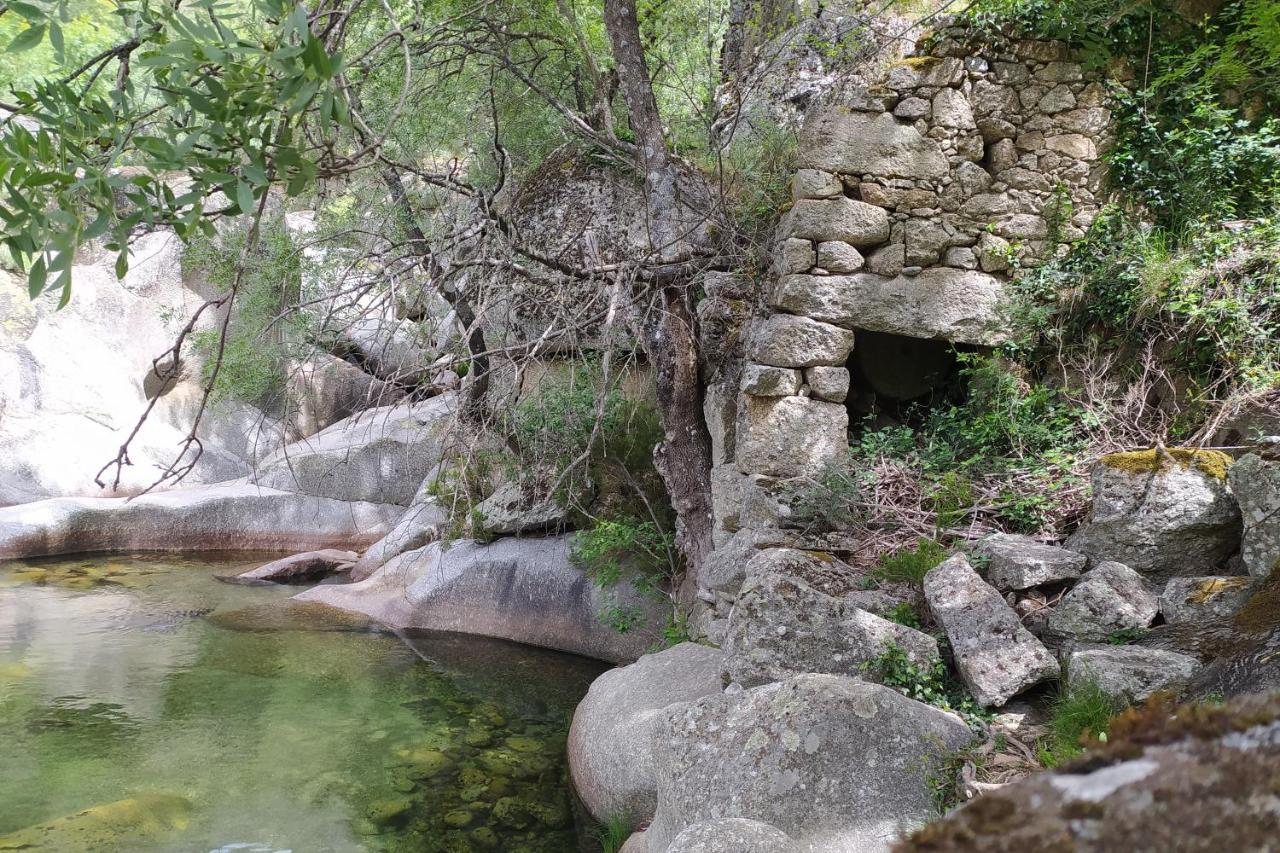 Abrigo Do Cabecinho - Serra Da Estrela Cortes do Meio Luaran gambar